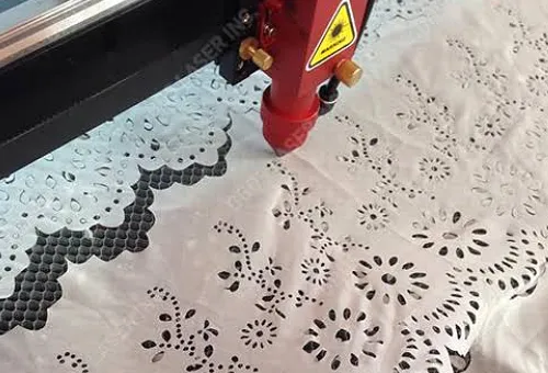 laser-cutter-fabric-felt-image-3