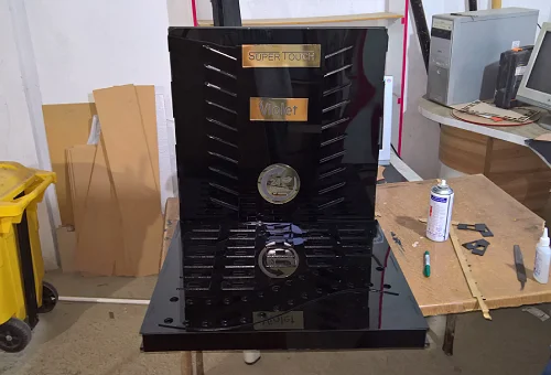 laser-cutter-plexi-plastic-foam-image-1